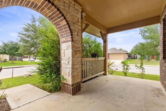 601 Silver Wing Dr Austin, TX 78725 photo 4