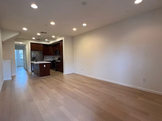 Immaculate Tri-level 3 Bedroom 3 Bath San Jose Townhome photo 4