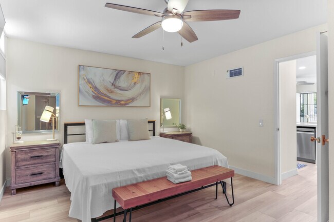 1124 Eureka St San Diego, CA 92110 photo 3