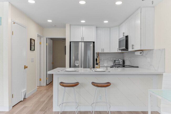 1124 Eureka St San Diego, CA 92110 photo 5