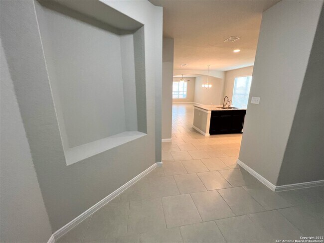 15207 Proteus St San Antonio, TX 78245 photo 2