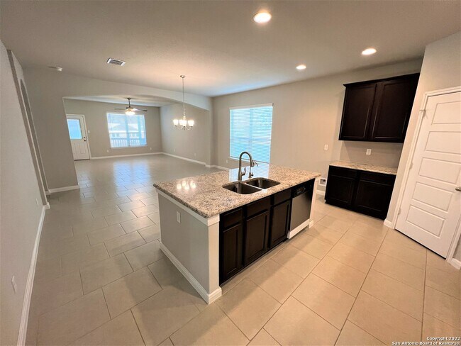 15207 Proteus St San Antonio, TX 78245 photo 4