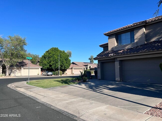 5405 W Angela Dr Glendale, AZ 85308 photo 3