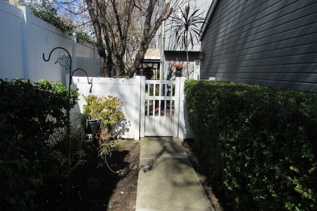 5487 Cameo Ct Pleasanton, CA 94588 photo 3