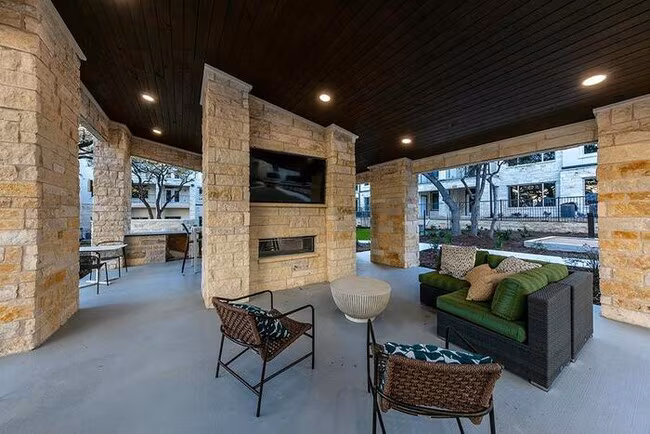 10300 S I-35 Frontage Rd Austin, TX 78748 photo 4
