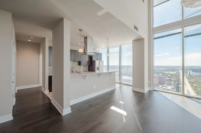 5815 Almeda Road, Houston, TX 77004 photo 2