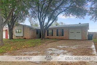 800 Brooks Ave Schertz, TX 78154 photo 2