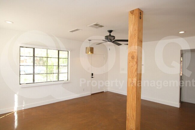 2925 E Cheery Lynn Rd Phoenix, AZ 85016 photo 4