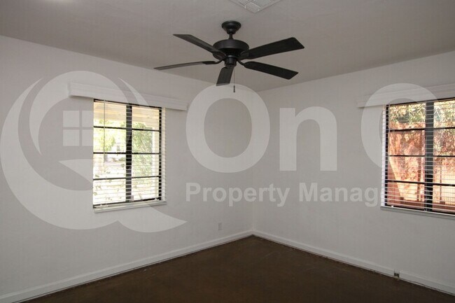 2925 E Cheery Lynn Rd Phoenix, AZ 85016 photo 5