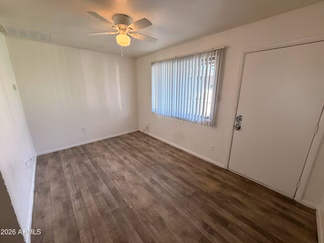 6802 W Glendale Ave Glendale, AZ 85303 photo 3