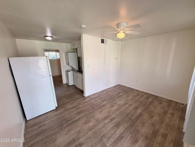 6802 W Glendale Ave Glendale, AZ 85303 photo 5