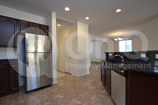 9182 West Black Hill Road, Peoria, AZ 85383 photo 4