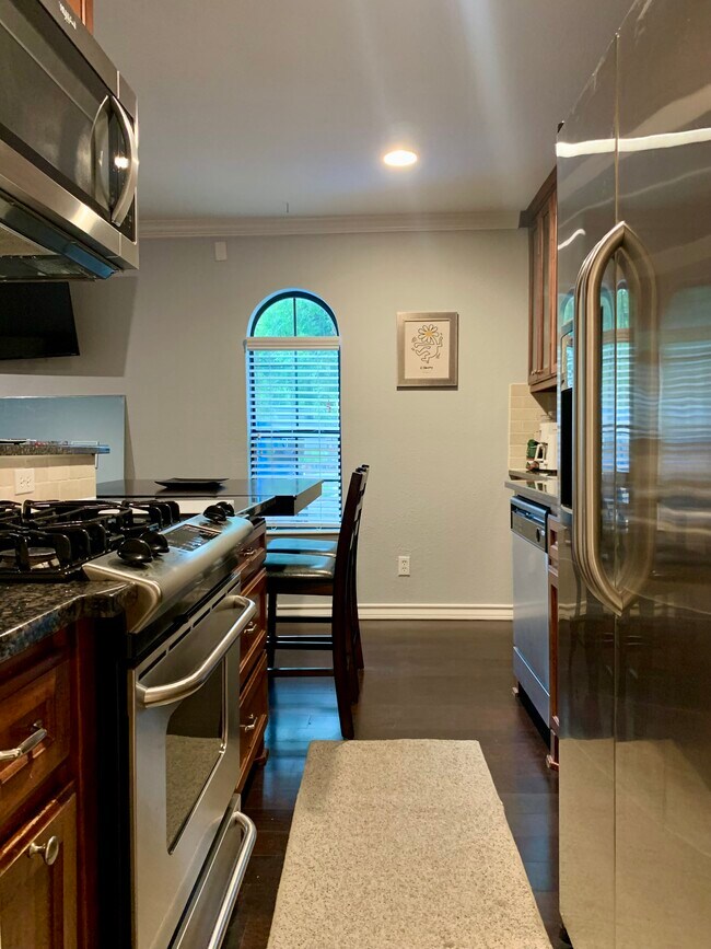 407 E 45th St #116 Austin, TX 78751 photo 4
