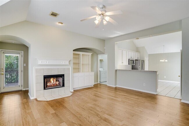 15 Muirfield Grns Ln Lakeway, TX 78738 photo 5
