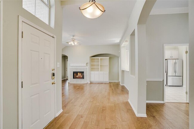 15 Muirfield Grns Ln Lakeway, TX 78738 photo 3