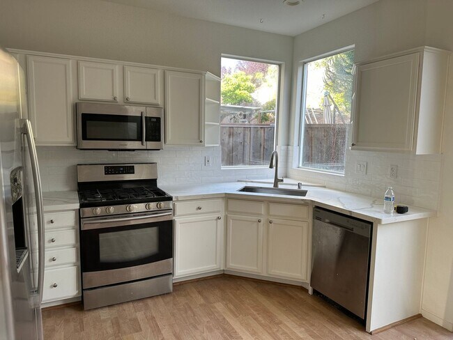 Charming 4BR House in Castro Valley photo 5
