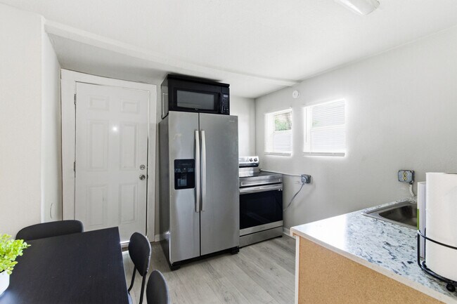 314 W Cevallos San Antonio, TX 78204 photo 4