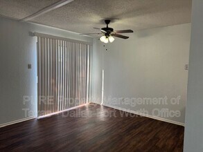 625 Timberline Dr Hurst, TX 76053 photo 4
