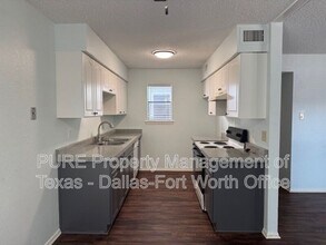 625 Timberline Dr Hurst, TX 76053 photo 5