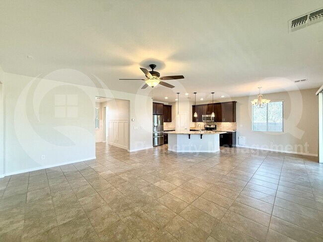 2814 E Quenton St Mesa, AZ 85213 photo 3