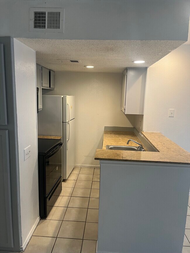 9520 Royal Ln Unit C215 photo 5