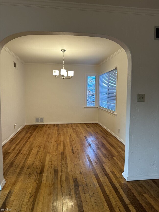 2180 Alameda de las Pulgas photo 4
