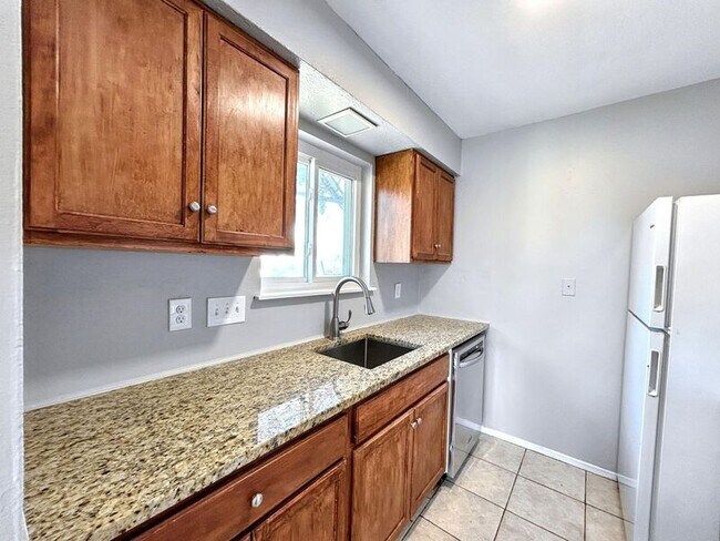 1304 Parsons Dr Austin, TX 78758 photo 3