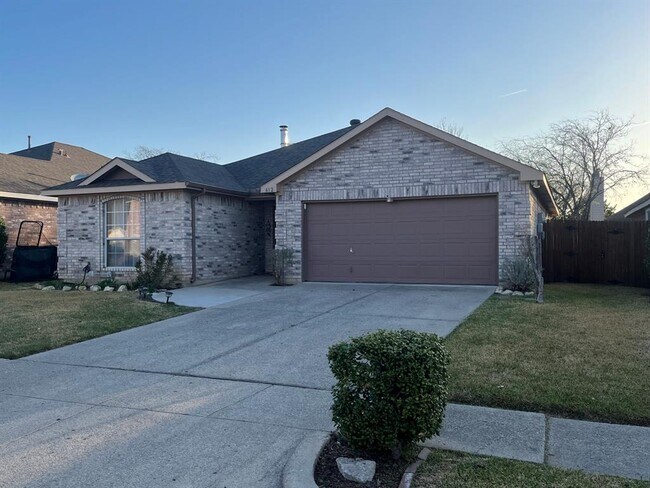 612 Crystal Brook Dr Saginaw, TX 76179 photo 3