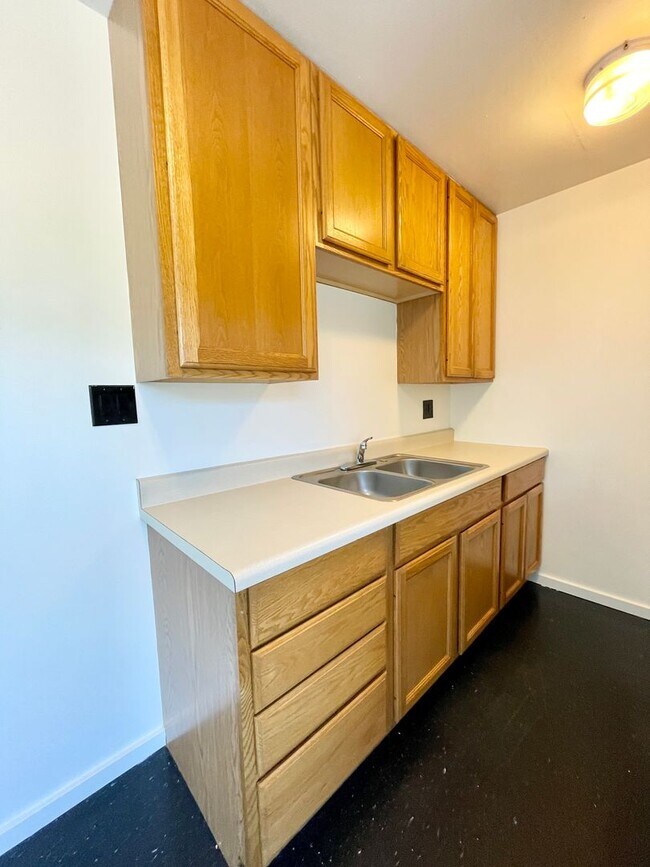 Escolier Apartments photo 5