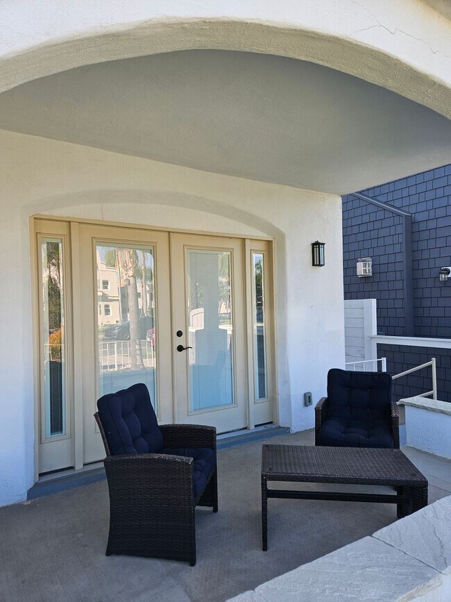 540 Orange Ave Coronado, CA 92118 photo 3