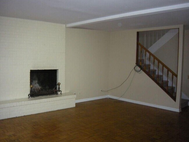 2704 San Pedro St Austin, TX 78705 photo 4