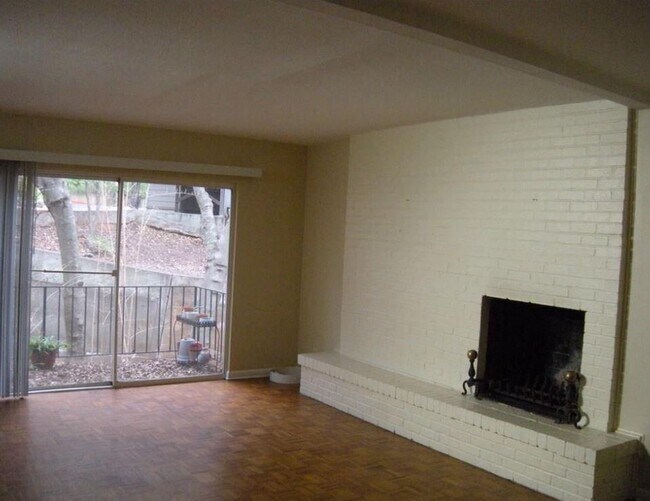 2704 San Pedro St Austin, TX 78705 photo 5