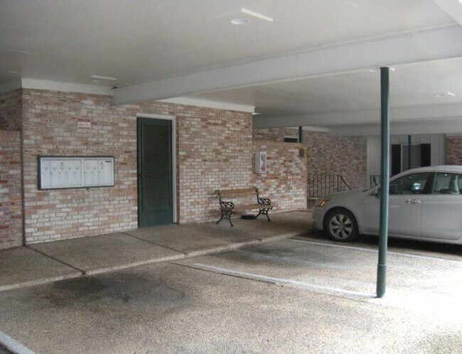 2704 San Pedro St Austin, TX 78705 photo 3
