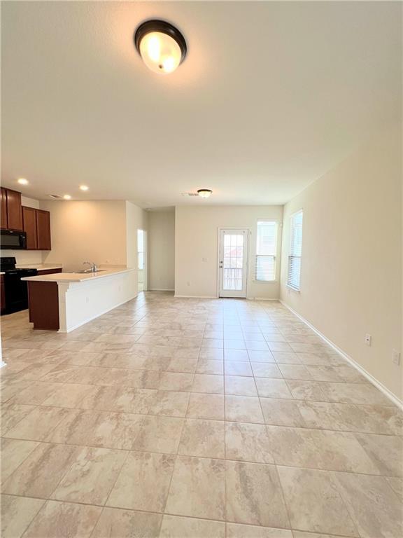901 Solitude Dr Pflugerville, TX 78660 photo 3