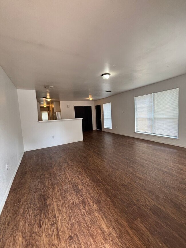 2963-2965 Loving Ave Fort Worth, TX 76106 photo 3