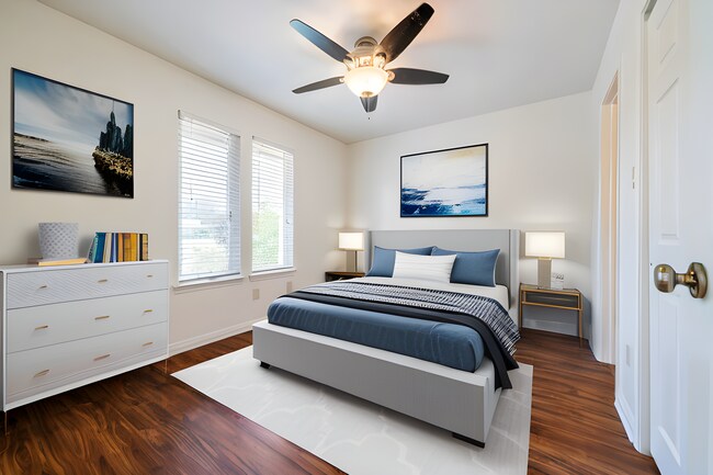 201 E 35th St Austin, TX 78705 photo 2