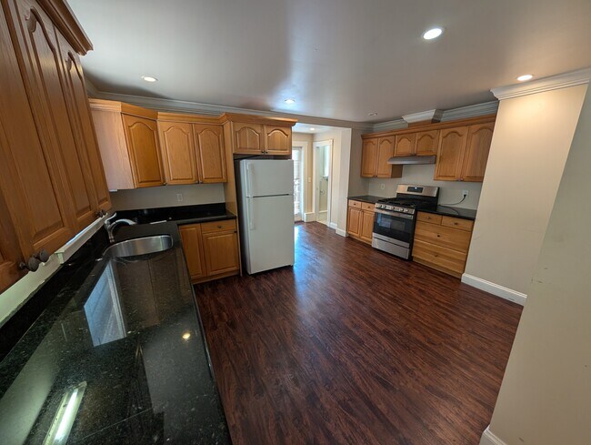 2430 Fulton Street photo 5