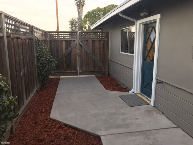 11841 Southwood Drive, Saratoga, CA 95070 photo 4
