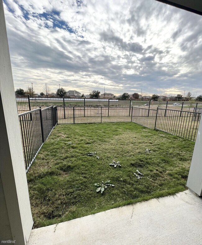 301 W Farm to Market 1187 Crowley, TX 76036 photo 2