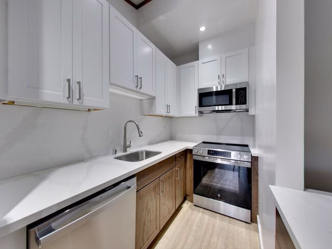 Riverwood Apartments photo 5