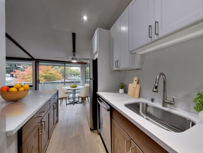 Riverwood Apartments photo 4