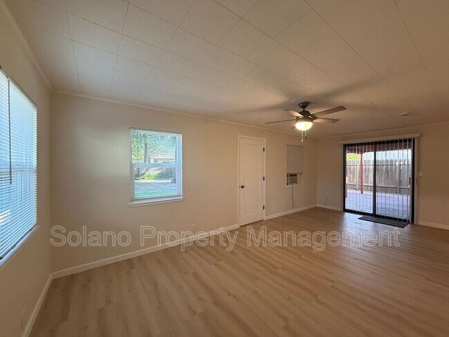 430 Bell Ave Fairfield, CA 94533 photo 5