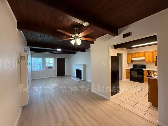 430 Bell Ave Fairfield, CA 94533 photo 3
