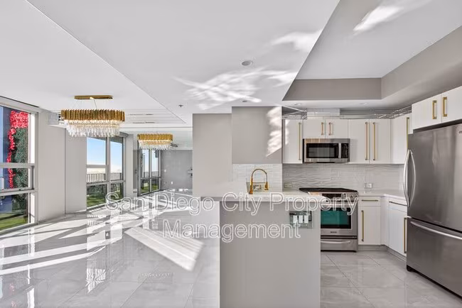 321 Tenth Ave San Diego, CA 92101 photo 5