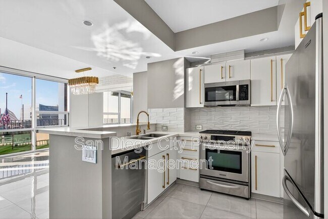 321 Tenth Ave San Diego, CA 92101 photo 3