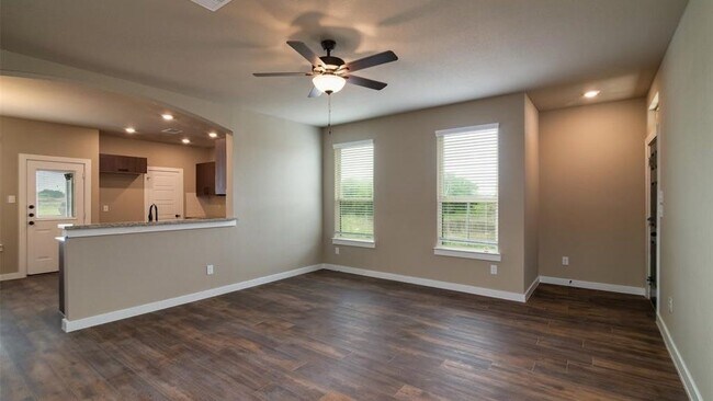 600 Harvest Moon Dr Venus, TX 76084 photo 3