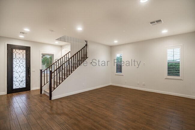 227 E Beatryce St Tempe, AZ 85288 photo 3
