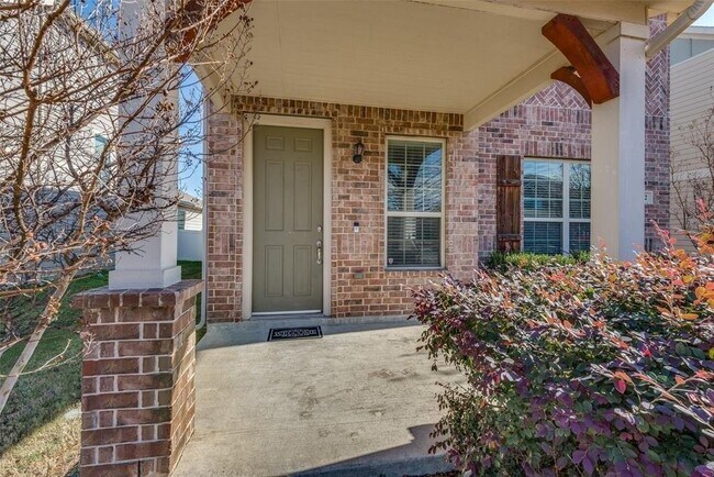 712 Whitemarsh Drive, Aubrey, TX 76227 photo 3