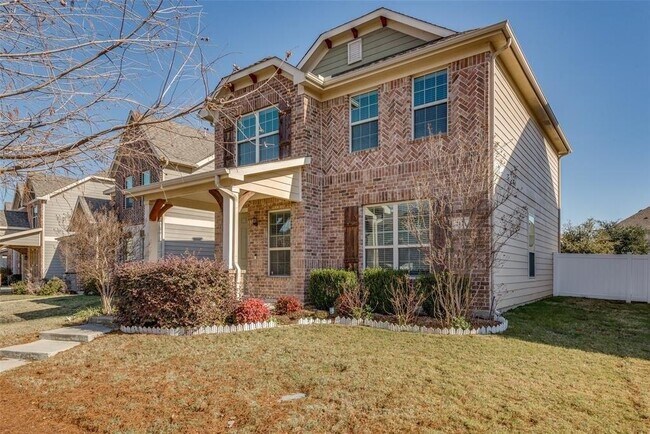 712 Whitemarsh Drive, Aubrey, TX 76227 photo 2