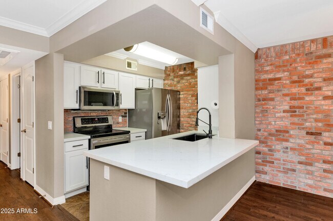 2025 E Campbell Ave Phoenix, AZ 85016 photo 5